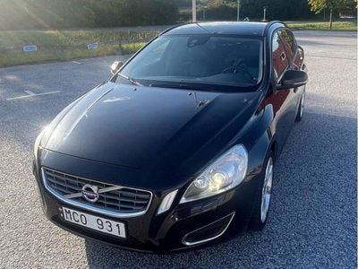 Svart Begagnad 2013 Volvo V60 Momentum Kombi | 69 000 kr (Bra pris)