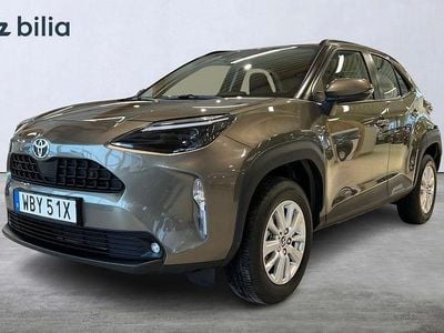 Grön Begagnad 2025 Toyota Yaris Hybrid Active | 289 900 kr (Marknadspris)