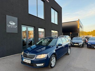 Begagnad Skoda Octavia Ambition 111 HK (81 kW) 2015 Blå Kombi