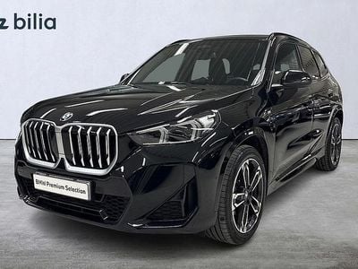 Svart Begagnad 2025 BMW X1 M Sport SUV | 439 900 kr (Marknadspris)