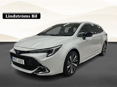 Grå Begagnad 2025 Toyota Corolla Style Kombi | 329 000 kr (Marknadspris)