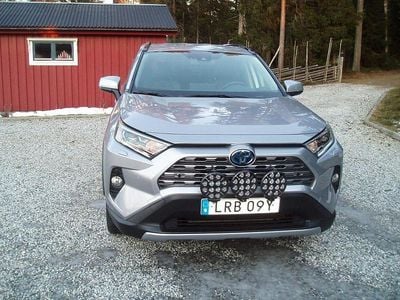 Begagnad 2022 Toyota RAV4 Hybrid SUV | 379 000 kr (Bra pris)