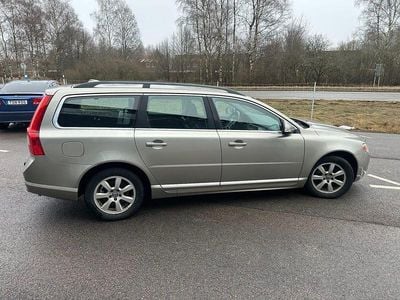 Begagnad Volvo V70 Momentum 163 HK (119 kW) 2011 Brun Kombi