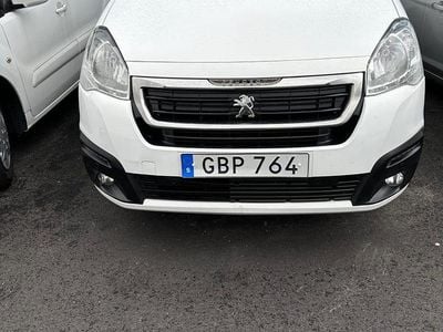 Begagnad 2017 Peugeot Partner Minibuss | 75 000 kr (Marknadspris)