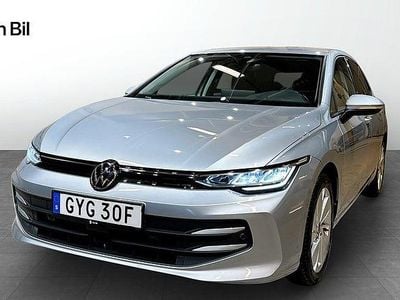 Oyster silver metallic Begagnad 2025 VW Golf VIII Edition Halvkombi | 289 900 kr (Bra pris)
