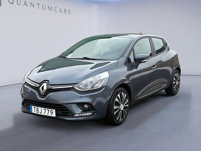 Begagnad Renault Clio IV Expression 73 HK (53 kW) 2016 Grå Halvkombi