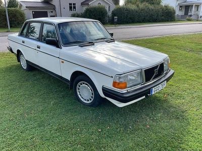 Begagnad 1988 Volvo 240 Sedan | 58 000 kr