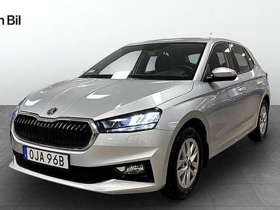 Brilliant silver metallic Begagnad 2025 Skoda Fabia Selection Halvkombi | 224 900 kr (Marknadspris)
