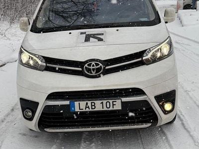 Begagnad Toyota Proace 100 kW (136 HK) 2021 Minibuss