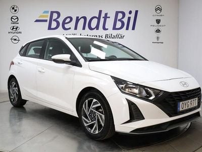 Vit Begagnad 2024 Hyundai i20 Halvkombi | 188 700 kr (Bra pris)