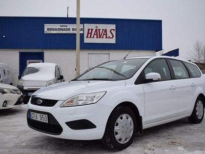 Begagnad Ford Focus Trend 101 HK (74 kW) 2010 Vit Kombi