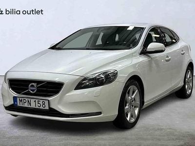 Begagnad Volvo V40 2015 Vit Halvkombi