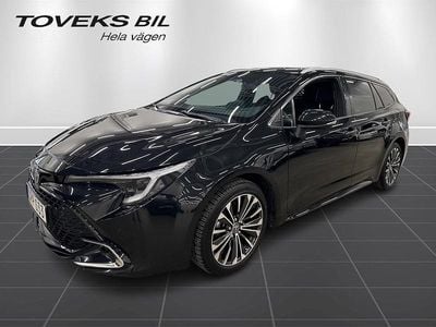 Svart Begagnad 2023 Toyota Corolla Kombi | 279 900 kr (Marknadspris)