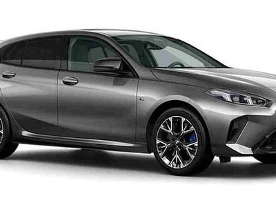 Grå Ny 2026 BMW M135 Halvkombi | 613 500 kr