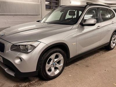 Ljusgrå Begagnad 2011 BMW X1 SUV | 109 900 kr (Bra pris)