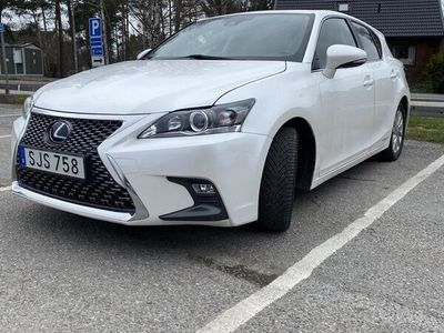 Lexus CT200h