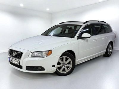 Begagnad Volvo V70 Momentum 116 HK (85 kW) 2012 Vit Kombi