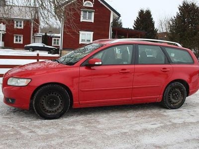 Begagnad Volvo V50 Momentum 136 HK (100 kW) 2007 Röd Kombi