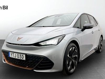 Begagnad Cupra Born e-Boost 169 kW (231 HK) 2023 Geyser silver metallic Halvkombi