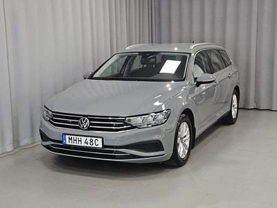 Grå Begagnad 2024 VW Passat Kombi | 309 900 kr (Lite dyr)