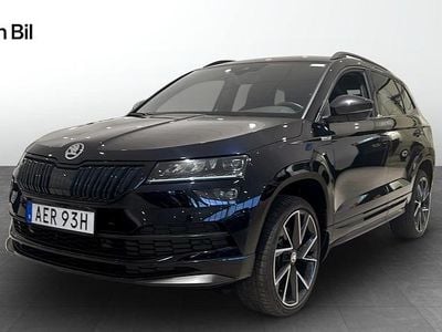 Svart Begagnad 2020 Skoda Karoq SportLine SUV | 259 900 kr (Marknadspris)