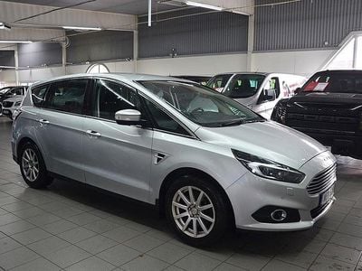 Grå Begagnad 2016 Ford S-MAX Business Edition Minibuss | 189 900 kr (Lite dyr)