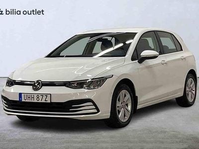 Vit Begagnad 2022 VW Golf VIII Life Halvkombi | 214 900 kr (Marknadspris)