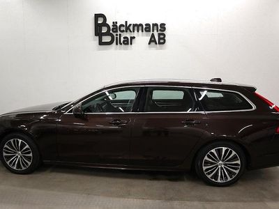 Begagnad Volvo V90 Momentum 190 HK (139 kW) 2019 Maple brown met. Kombi