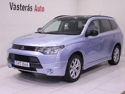 Ljusblå Begagnad 2014 Mitsubishi Outlander P-HEV SUV | 124 000 kr (Marknadspris)