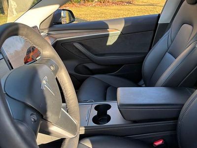 Begagnad Tesla Model 3 Standard Range 208 kW (283 HK) 2022 Sedan
