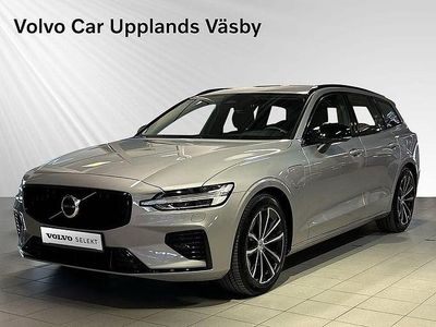 Grå Begagnad 2024 Volvo V60 Plus Kombi | 454 900 kr (Marknadspris)