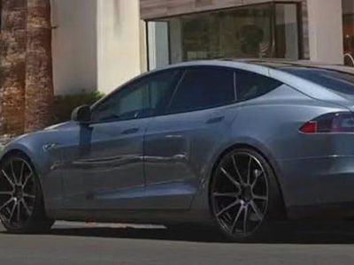 Begagnad 2019 Tesla Model S Halvkombi | 325 000 kr (Lite dyr)