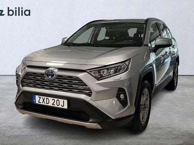 Silver Begagnad 2022 Toyota RAV4 Hybrid Active SUV | 369 900 kr (Marknadspris)
