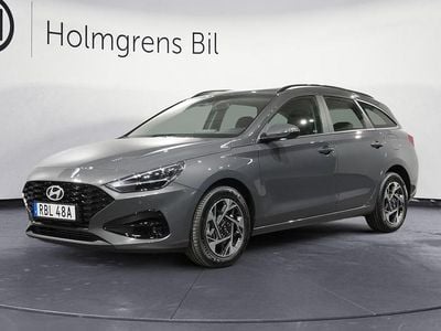 Grå Begagnad 2024 Hyundai i30 Essential Kombi | 259 800 kr (Marknadspris)