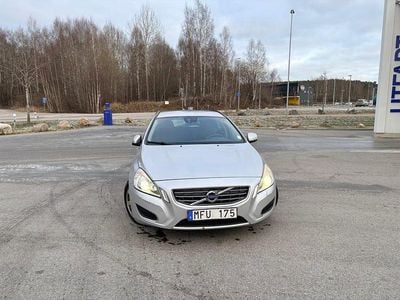 Silver metalic Begagnad 2012 Volvo V60 Kombi | 58 000 kr (Marknadspris)