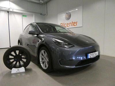 Grå Begagnad 2021 Tesla Model Y Long Range AWD SUV | 387 900 kr (Marknadspris)
