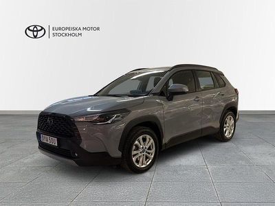 Grå Begagnad 2025 Toyota Corolla Cross Active SUV | 349 800 kr (Marknadspris)