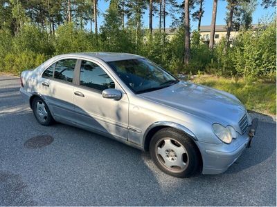 Mercedes C200