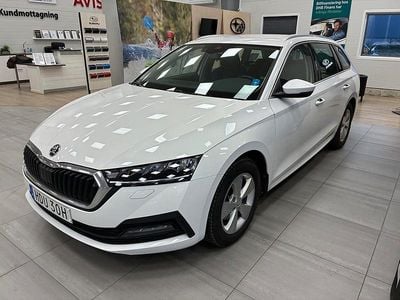 Vit Begagnad 2023 Skoda Octavia G-TEC Ambition Kombi | 269 000 kr (Marknadspris)