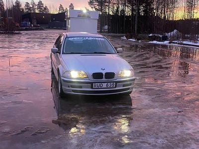 Begagnad 2001 BMW 318 Sedan | 19 500 kr (Superpris)