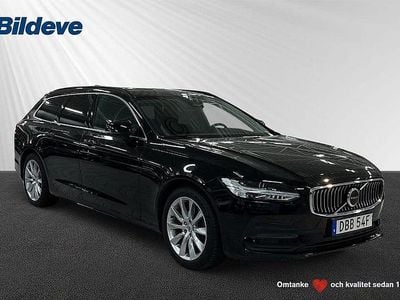 Svart Begagnad 2022 Volvo V90 Momentum Kombi | 349 900 kr (Marknadspris)