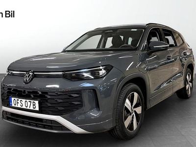 Dolphin grey metallic Begagnad 2024 VW Tayron Life SUV | 479 800 kr (Marknadspris)