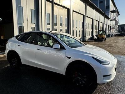 begagnad Tesla Model Y Performance