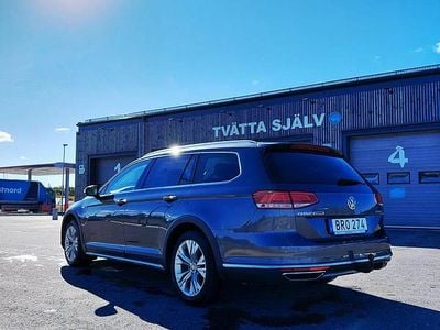 Grå metallic Begagnad 2017 VW Passat Alltrack Executive Kombi | 190 000 kr (Marknadspris)