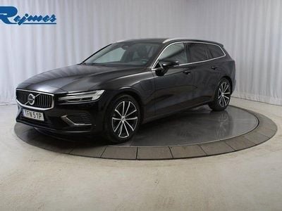 Svart Begagnad 2023 Volvo V60 Plus Kombi | 369 900 kr (Marknadspris)