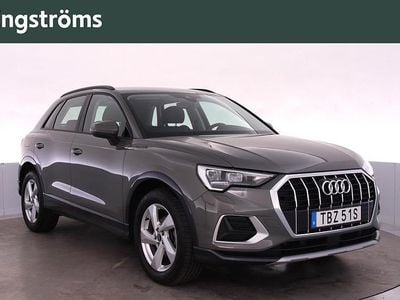 Grå Begagnad 2022 Audi Q3 Proline SUV | 319 000 kr (Marknadspris)