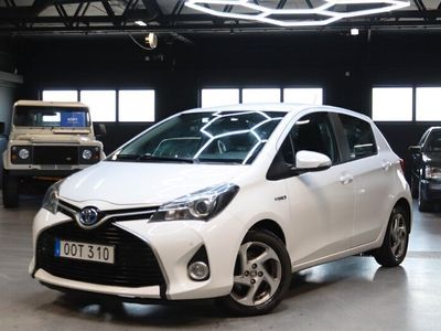 begagnad Toyota Yaris Hybrid e-CVT AUT KAMERA NAVI M-VÄRM 101HK