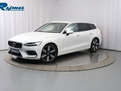 Vit Begagnad 2023 Volvo V60 Core Kombi | 459 900 kr (Dyr)