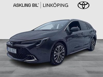 Mörkgrå Begagnad 2023 Toyota Corolla Style Kombi | 309 000 kr (Lite dyr)