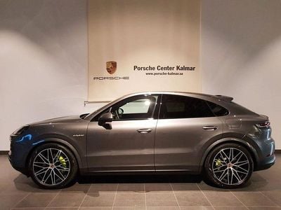 Grå Ny 2025 Porsche Cayenne SUV | 1 699 000 kr